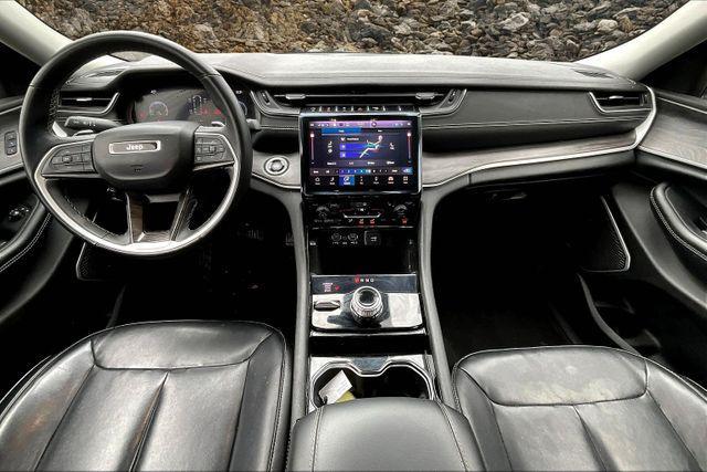 Photo of 2021 Bright White Clearcoat Jeep Grand Cherokee L