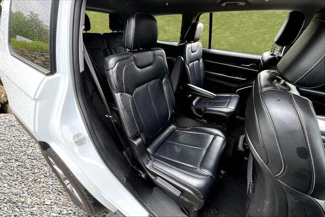 Photo of 2021 Bright White Clearcoat Jeep Grand Cherokee L