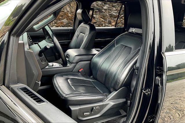 Photo of 2018 Shadow Black Ford Expedition