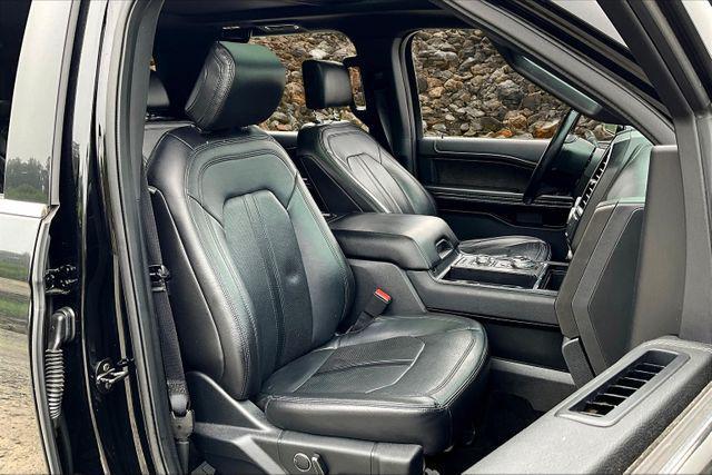 Photo of 2018 Shadow Black Ford Expedition