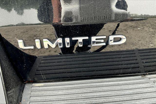 Photo of 2018 Shadow Black Ford Expedition