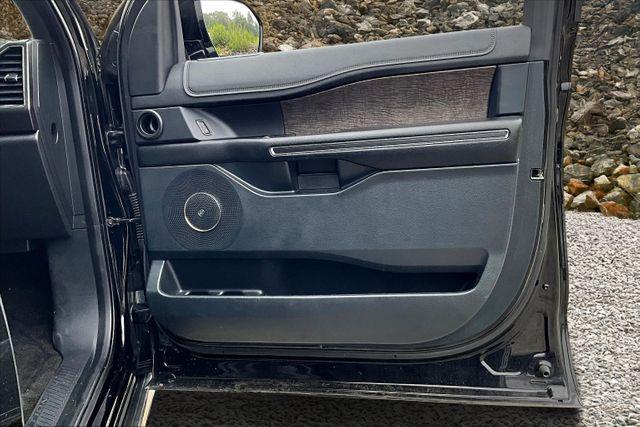 Photo of 2018 Shadow Black Ford Expedition