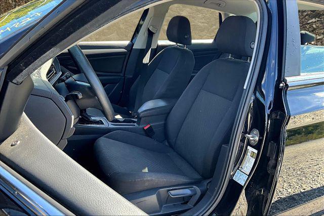 Photo of 2019 Deep Black Pearl Volkswagen Jetta