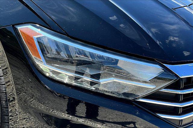 Photo of 2019 Deep Black Pearl Volkswagen Jetta