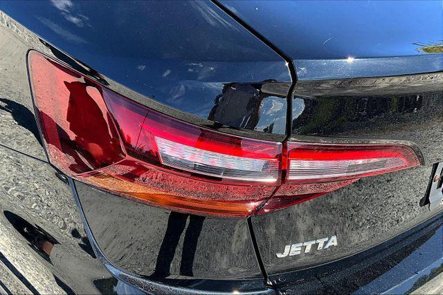 Photo of 2019 Deep Black Pearl Volkswagen Jetta
