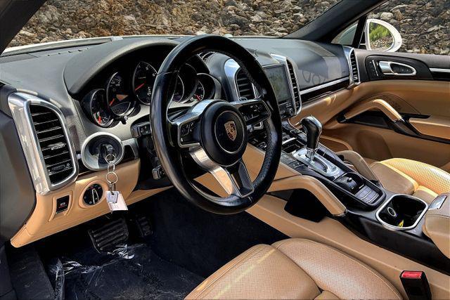 Photo of 2018 White Porsche Cayenne