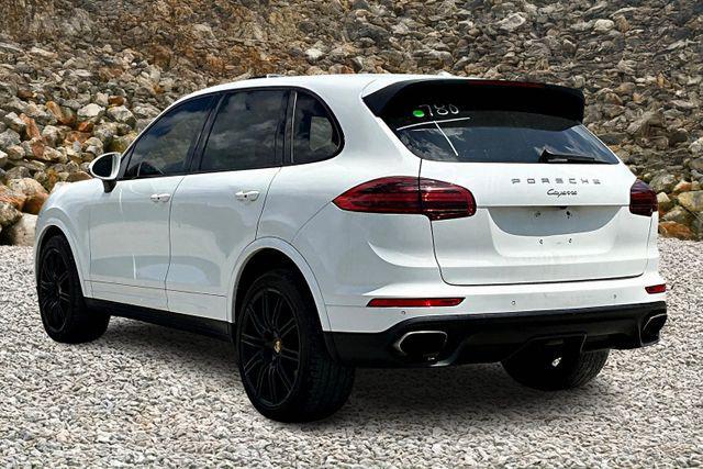 Photo of 2018 White Porsche Cayenne