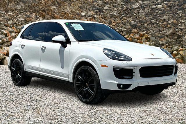 Photo of 2018 White Porsche Cayenne