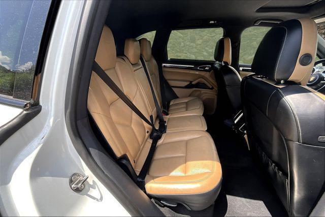 Photo of 2018 White Porsche Cayenne
