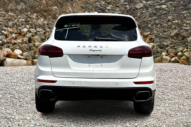 Photo of 2018 White Porsche Cayenne