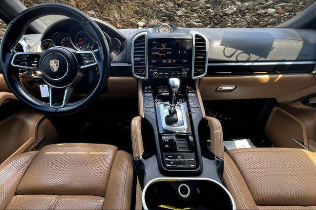Photo of 2018 White Porsche Cayenne