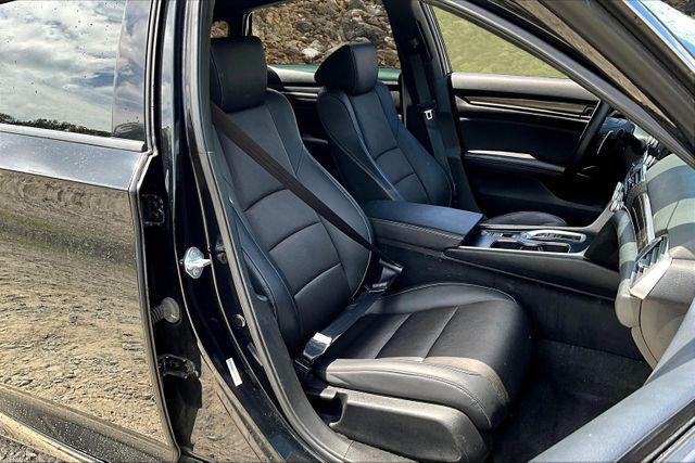 Photo of 2022 Crystal Black Pearl Honda Accord Hybrid