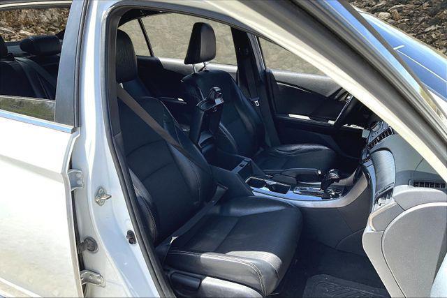 Photo of 2017 White Orchid Pearl Honda Accord