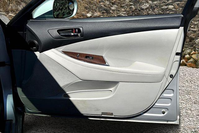 Photo of 2011 Silver Lexus ES 350