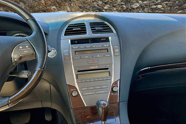 Photo of 2011 Silver Lexus ES 350