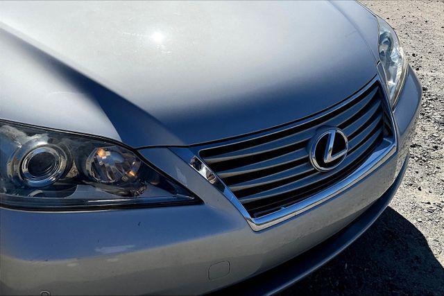 Photo of 2011 Silver Lexus ES 350