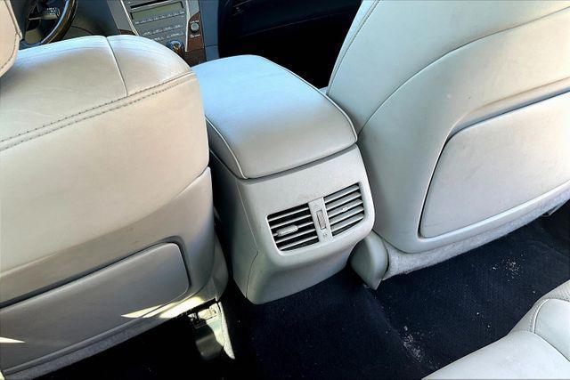 Photo of 2011 Silver Lexus ES 350