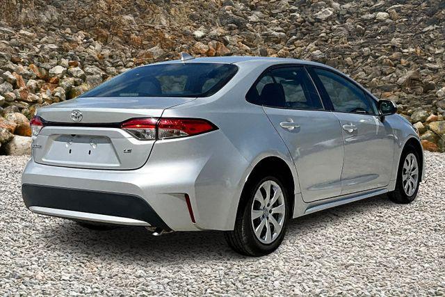 Photo of 2021 Classic Silver Metallic Toyota Corolla