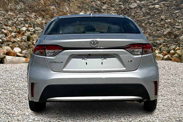Photo of 2021 Classic Silver Metallic Toyota Corolla