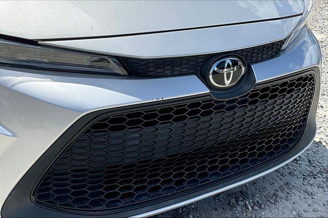 Photo of 2021 Classic Silver Metallic Toyota Corolla