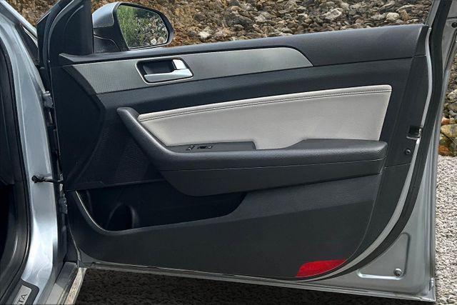 Photo of 2015 Shale Gray Metallic Hyundai SONATA