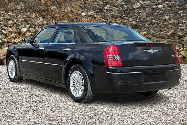 Photo of 2010 Brilliant Black Crystal Pearlcoat Chrysler 300