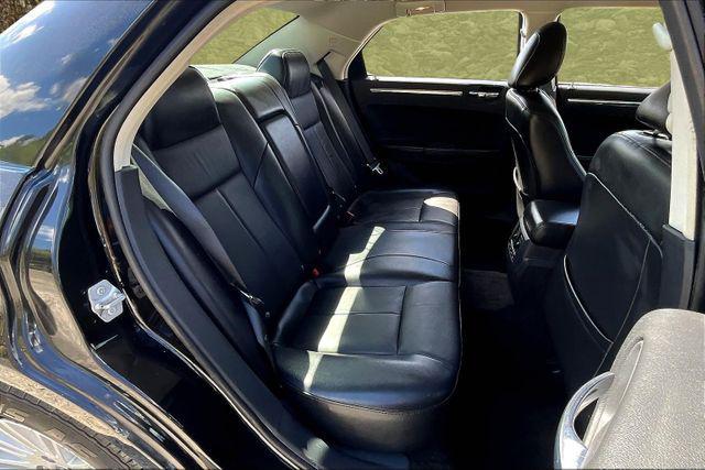 Photo of 2010 Brilliant Black Crystal Pearlcoat Chrysler 300
