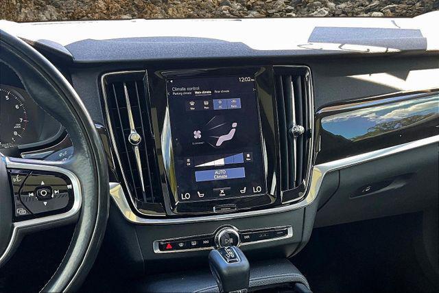 Photo of 2018 Black Volvo S90