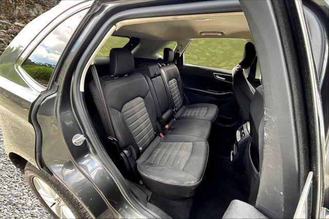 Photo of 2016 Magnetic Metallic Ford Edge