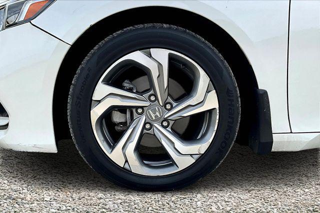 Photo of 2019 Platinum White Pearl Honda Accord