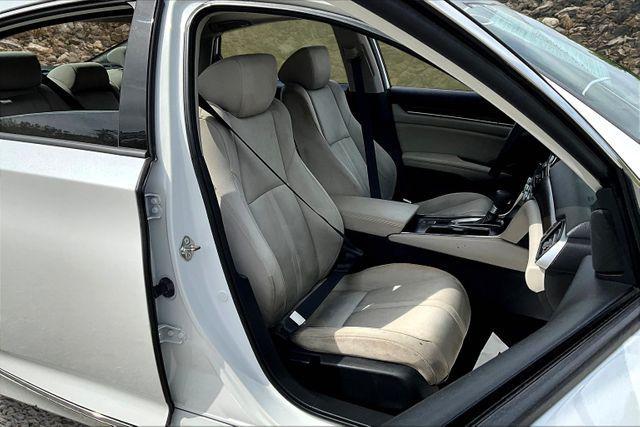 Photo of 2019 Platinum White Pearl Honda Accord