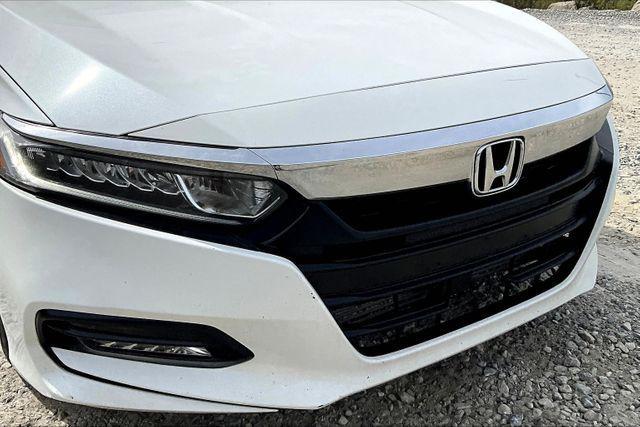 Photo of 2019 Platinum White Pearl Honda Accord
