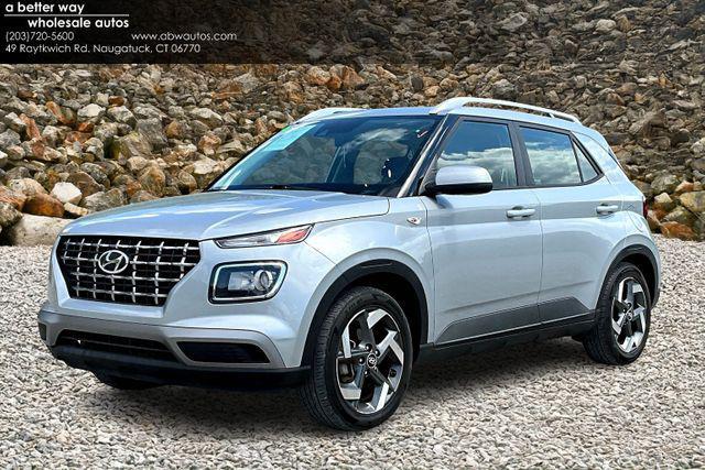 Photo of 2021 Stellar Silver Hyundai VENUE