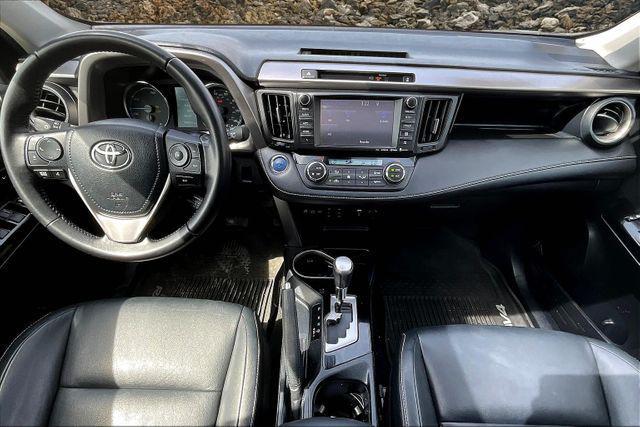 Photo of 2016 Classic Silver Metallic Toyota RAV4 Hybrid