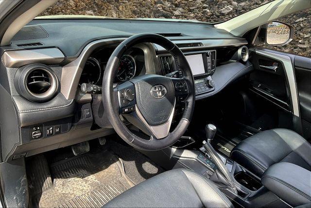 Photo of 2016 Classic Silver Metallic Toyota RAV4 Hybrid