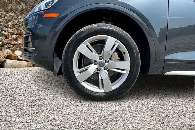 Photo of 2019 Gray Audi Q5