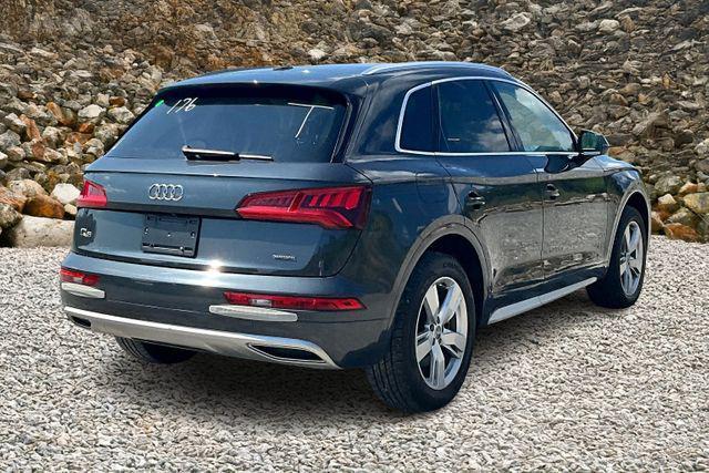 Photo of 2019 Gray Audi Q5