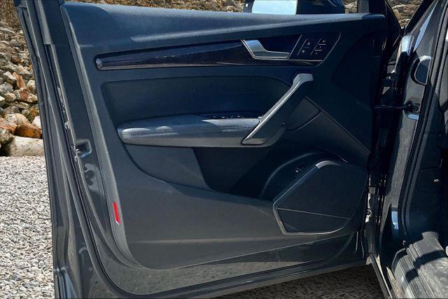Photo of 2019 Gray Audi Q5