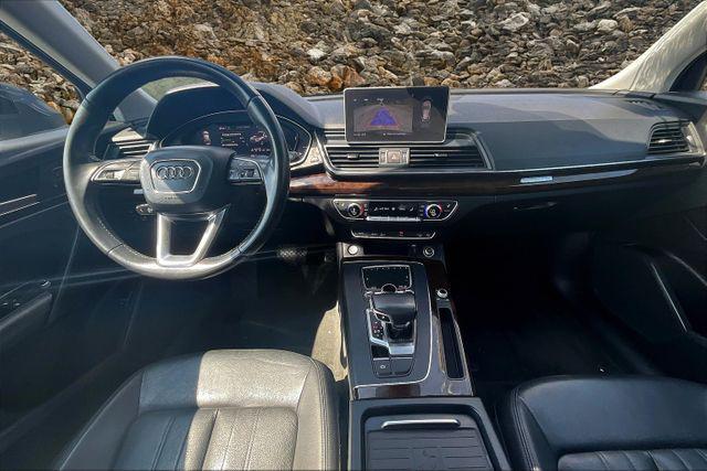 Photo of 2019 Gray Audi Q5