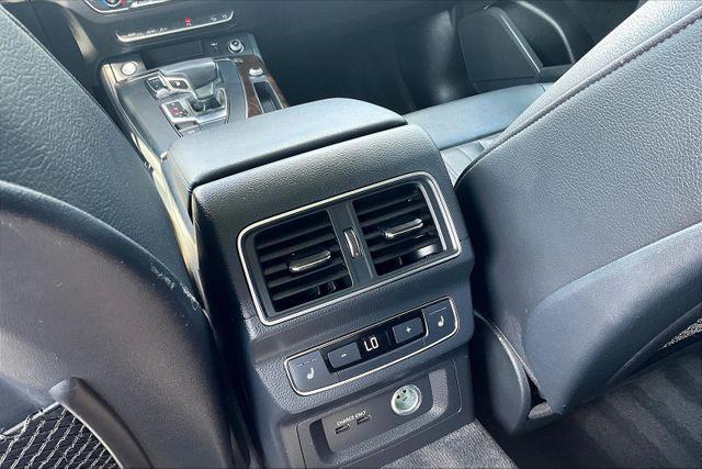 Photo of 2019 Gray Audi Q5