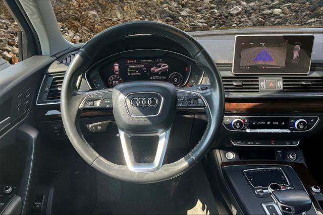 Photo of 2019 Gray Audi Q5