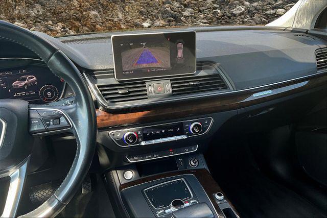 Photo of 2019 Gray Audi Q5