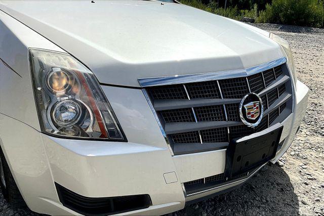 Photo of 2011 White Diamond Tricoat Cadillac CTS