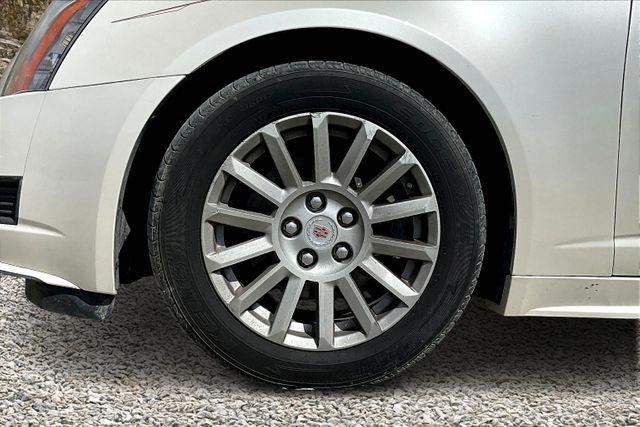 Photo of 2011 White Diamond Tricoat Cadillac CTS