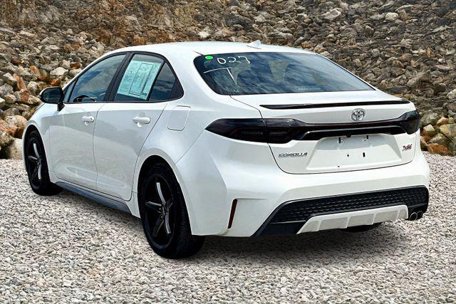 Photo of 2021 Super White w/Black Sand Pearl Roof Toyota Corolla