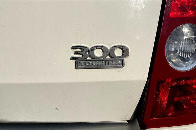 Photo of 2008 Cool Vanilla Clearcoat Chrysler 300
