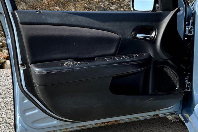 Photo of 2014 Crystal Blue Pearlcoat Chrysler 200