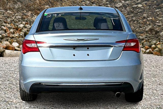 Photo of 2014 Crystal Blue Pearlcoat Chrysler 200