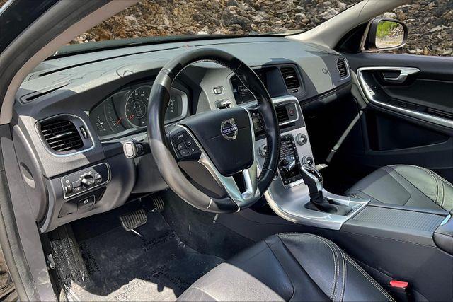 Photo of 2018 Onyx Black Metallic Volvo S60