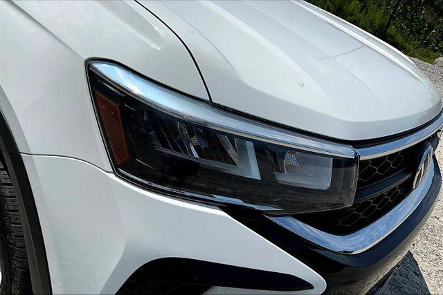 Photo of 2022 Pure White Volkswagen Taos